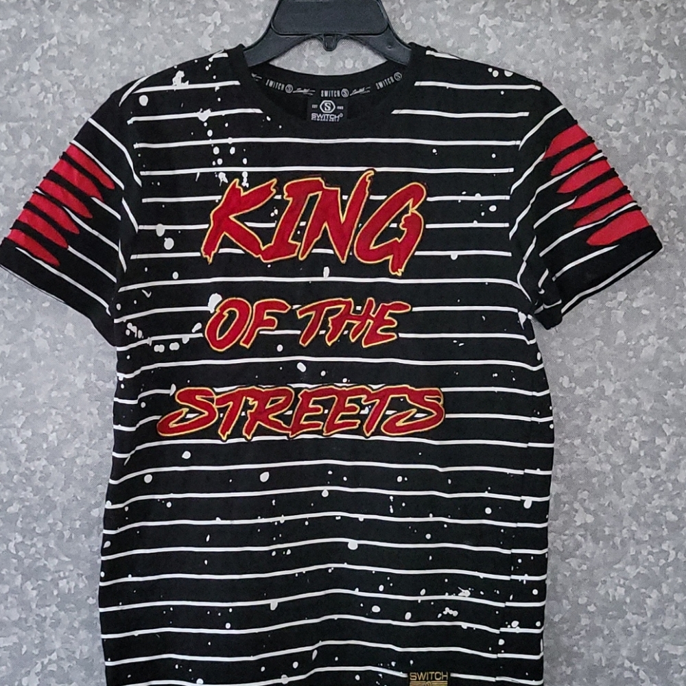 Switch Remarkable tee size medium